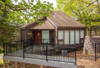 Unit 104 - Treeloft 3 Bedroom Villa has Balcony rooms