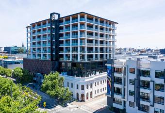 R Hotel Geelong has Balcony rooms