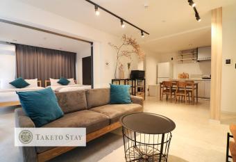                          has rooms with a private hot tub