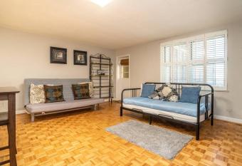 Downtown! Private Balcony! 24 Concierge! 11H has Balcony rooms