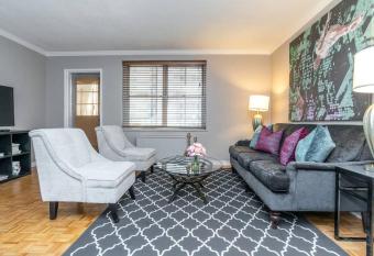 Downtown Condo! Private Balcony! 10F has Balcony rooms