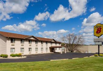 Super 8 by Wyndham Decorah allows 18 year olds to book a room