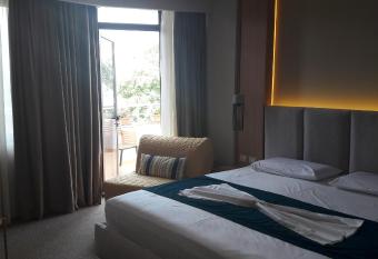 Perla Hotel allows 18 year olds to book a room