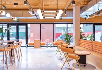 Residencia Universitaria Resa San Mam  s allows 18 year olds to book a room