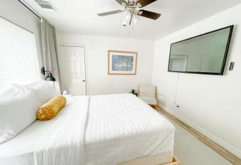 Boho Chic allows 18 year olds to book a room