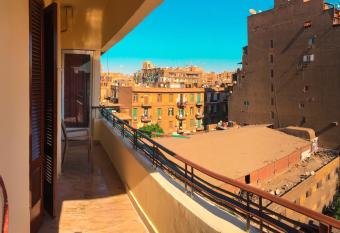 Midtown Homes has rooms with a private hot tub