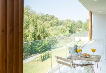 Il Lago - Turquoise - Cozy Luxurious Smart Home By The Lake has Balcony rooms