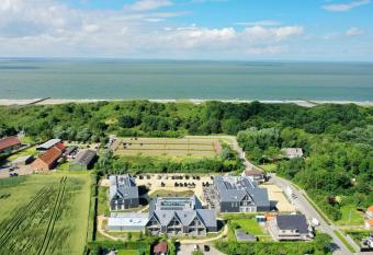 Hotel Zeeuws Licht I Kloeg Collection allows 18 year olds to book a room