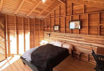 Caba  as Campestres El Naranjo allows 18 year olds to book a room