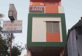 WOW 1004 JAI JALARAM HOUSE has Smoking/Balcony rooms