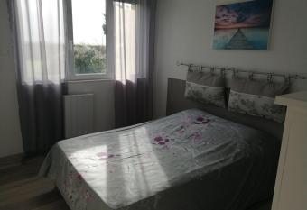 repos et tranquillit   P allows 18 year olds to book a room