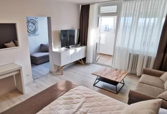 Sky 17 Lux apartman has Balcony rooms