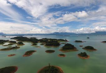 Dansavanh Namngum Resort has Smoking/Balcony rooms
