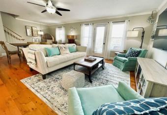 Luxurious Ocean View Getaway!! Entire Home! has Balcony rooms