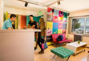 Hostel Hormiga Negra allows 18 year olds to book a room