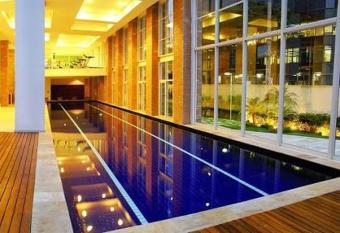 Maximus Luxury NYC Berrini III has Smoking/Balcony rooms