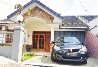 Happy Sleep Homestay Jogja allows 18 year olds to book a room