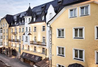 Hotel Grauer B  r has Balcony rooms