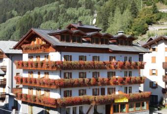 Bresidence Edelweiss has Balcony rooms