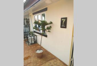 House 7 Mbora: 2 Bedroom apartment. Beyond A hotel room. Total Privacy. A home away from home. has Balcony rooms