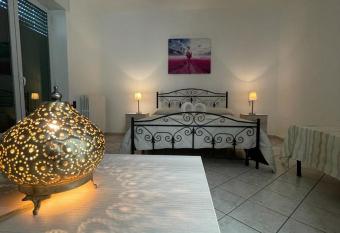 HOME SALENTO has Balcony rooms