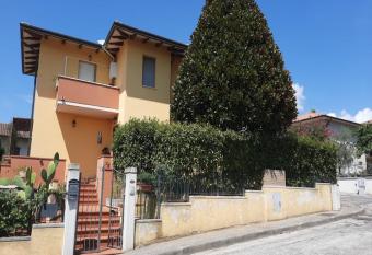 Appartamento VACANZE DI PUCCI LIDIA allows 18 year olds to book a room