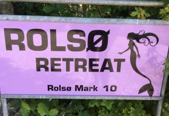 Rols   Retreat has rooms with a private hot tub