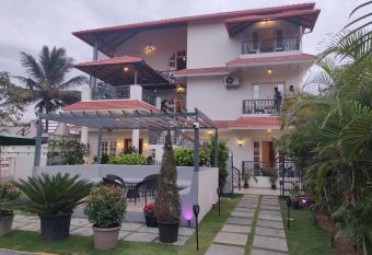 Elegant holiday homes Coorg has Balcony rooms