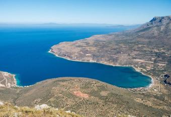 TRADITIONAL HOUSE ALEPIS IN AREOPOLIS has Balcony rooms