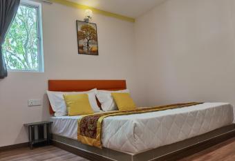 MORNINGS HOTEL allows 18 year olds to book a room