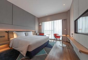 Holiday Inn Express Shenzhen Longhua, an IHG Hotel allows 18 year olds to book a room