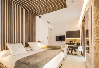 Mon Suites Benlliure has Balcony rooms