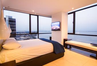 Suite 1403 Bellini 1, Puerto Santa Ana, Guayaquil allows 18 year olds to book a room