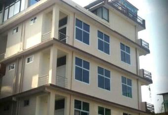 gayatri kunj guest house allows 18 year olds to book a room