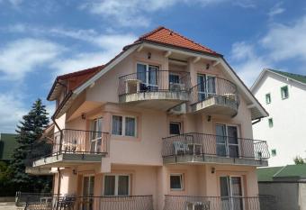 Abig  l Apartmanh  z has Balcony rooms