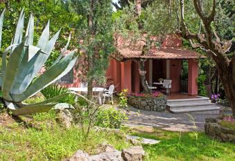 La Dolce Casetta has Balcony rooms