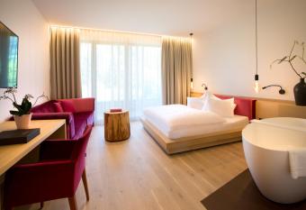 Minglers Sportalm - Das Gourmet- und Genie  erhotel has Balcony rooms