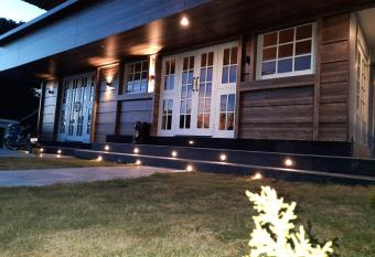 Camp Cedar has Balcony rooms