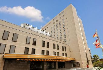 Rembrandt Hotel Atsugi allows 18 year olds to book a room