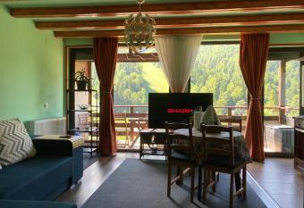 Lucas Duplex has Balcony rooms