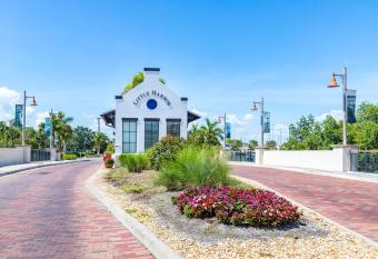 The Blue Lagoon has Balcony rooms