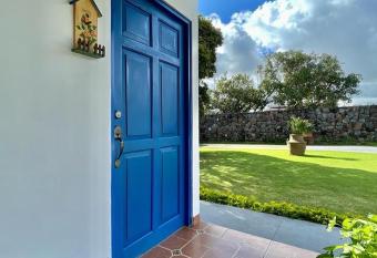 Sweet Home Garden Planta Baja Pet Friendly has Balcony rooms