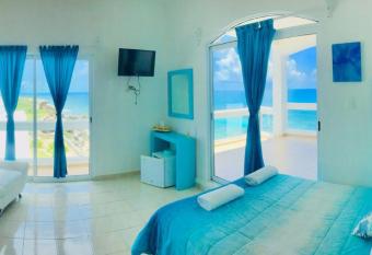 Amanecer Turquesa #7 Ocean View allows 18 year olds to book a room