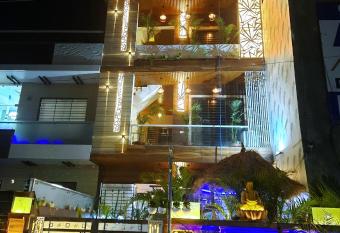 Urban homestay-camping, swimming pool,wood cottage has Balcony rooms