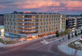 Hampton by Hilton Ashford International allows 18 year olds to book a room