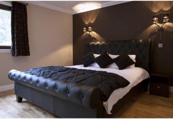 Ben Arthur s Bothy Luxury Flat has Balcony rooms