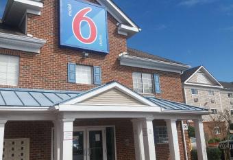 Motel 6 Myrtle Beach. Sc allows 18 year olds to book a room