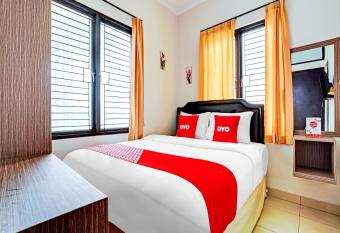 OYO 90211 I-sidji Inn allows 18 year olds to book a room