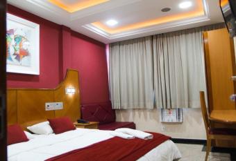 Capri Hotel allows 18 year olds to book a room