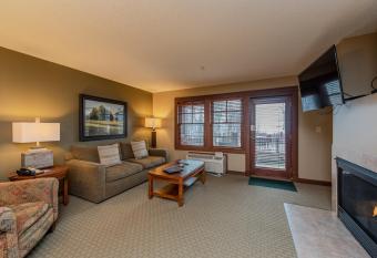 B103 One Bedroom Lake View has Balcony rooms